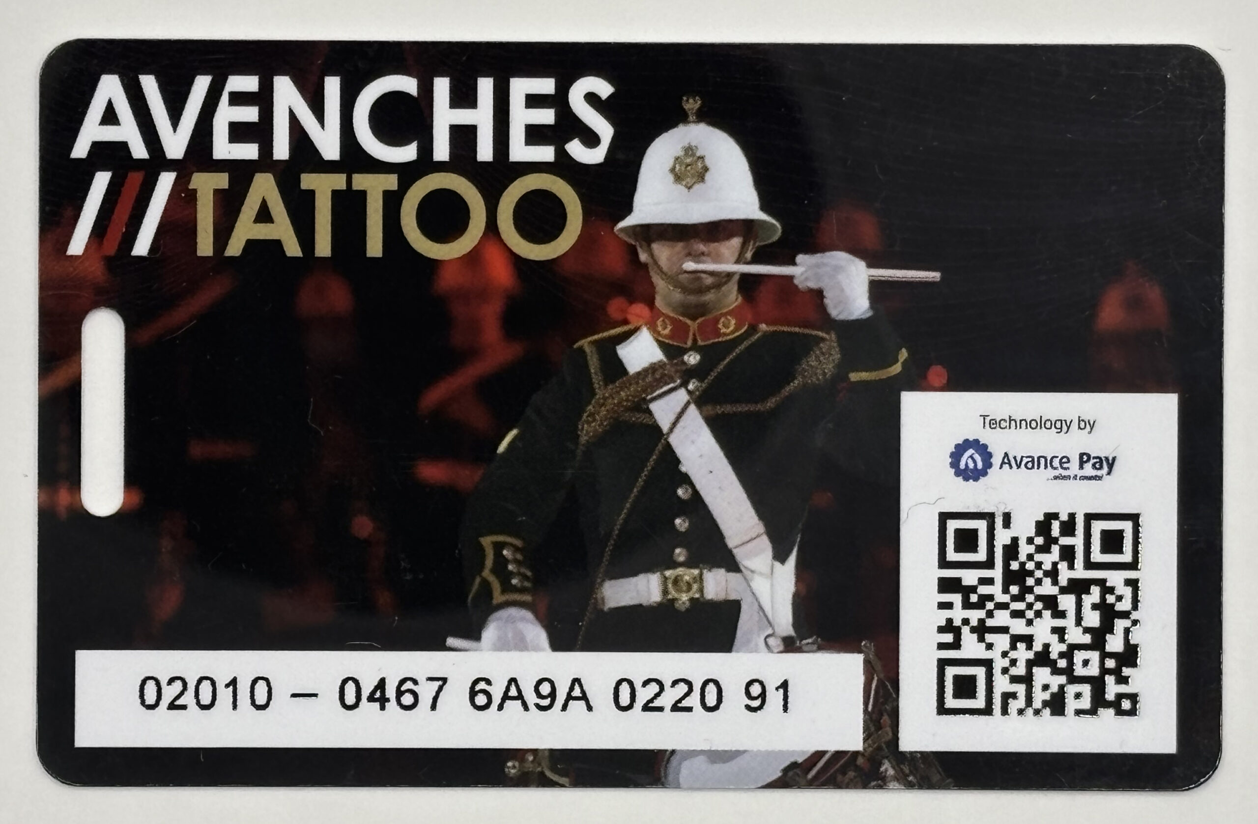 Tarjeta RFID personalizada con código QR y número de serie